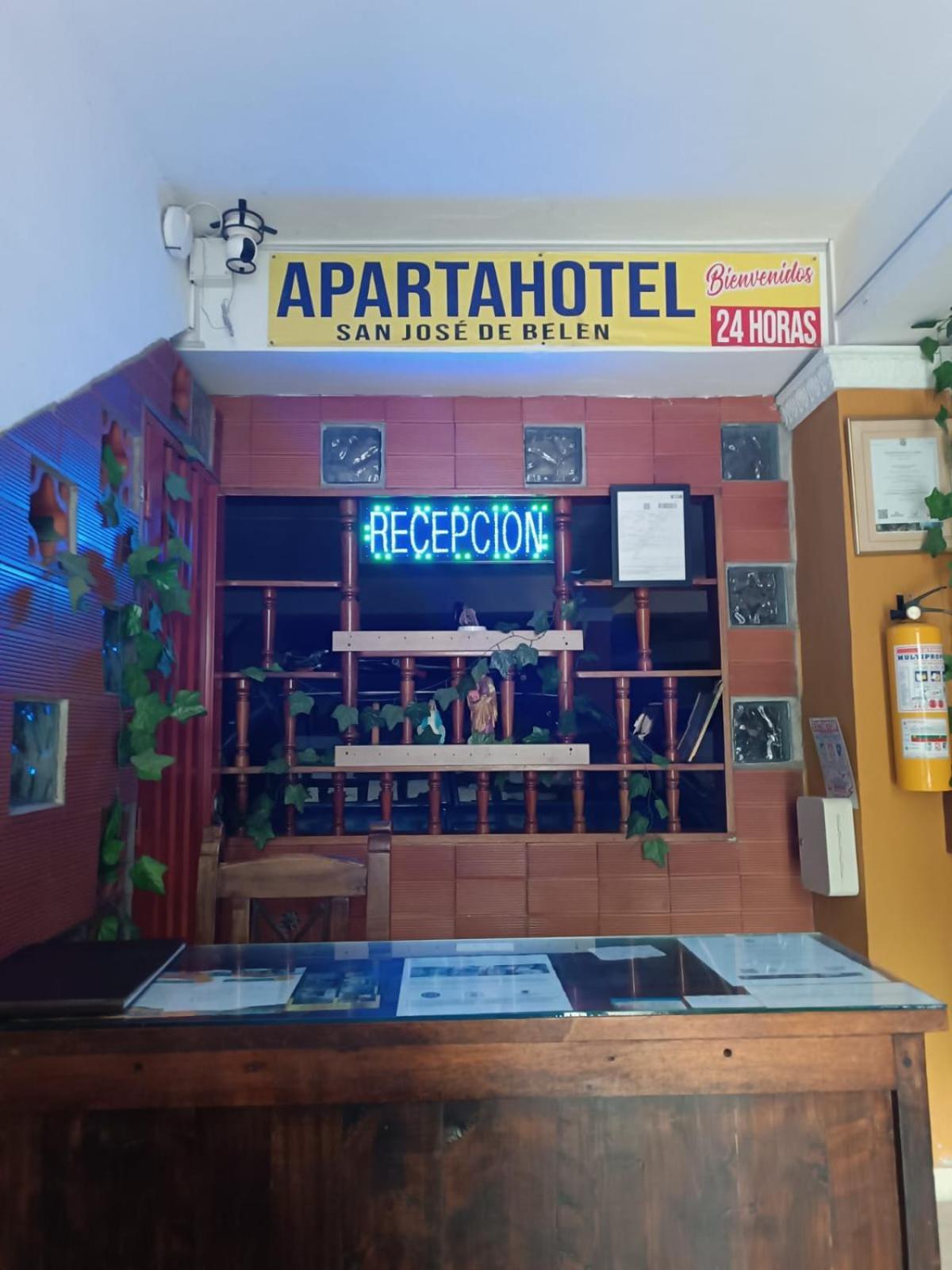 Apartahotel San Jose De Belen Medellín Buitenkant foto